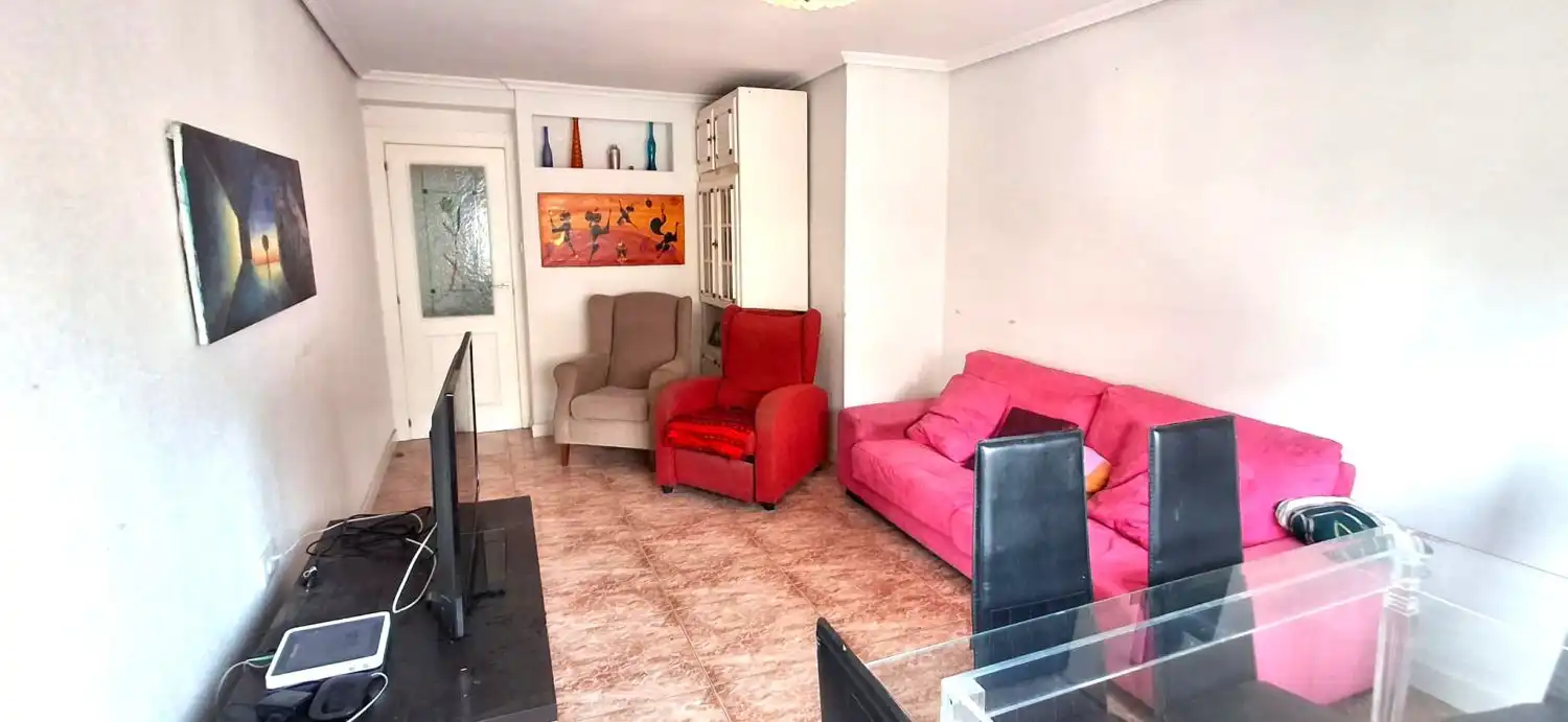 Sala d'estar de Pis en venda en Valladolid amb Calefacció i Terrassa