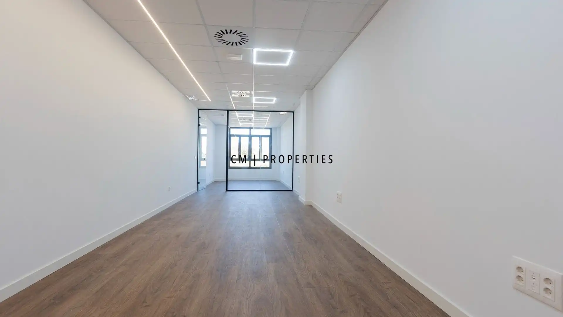 Office for rent in Torrent  with Air Conditioner and Heating