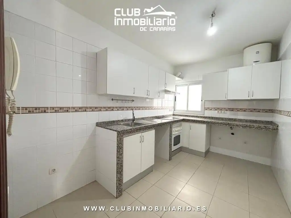 Flat for rent in Carretera General del sur, Tincer