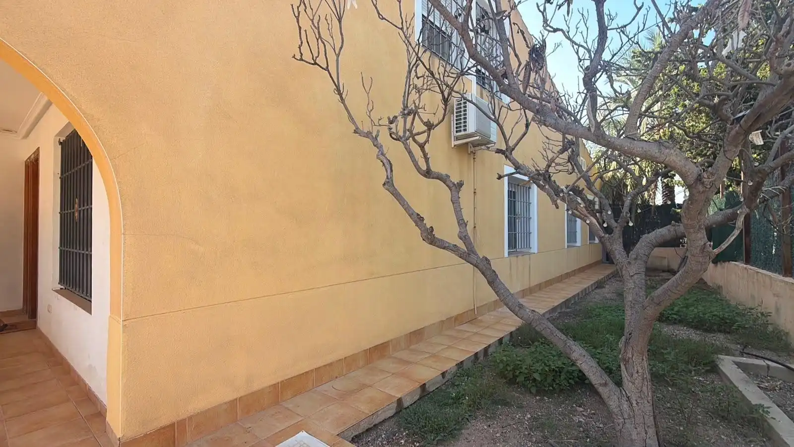 Vista exterior de Casa o chalet de alquiler en Elche / Elx con Aire acondicionado, Calefacción y Jardín privado