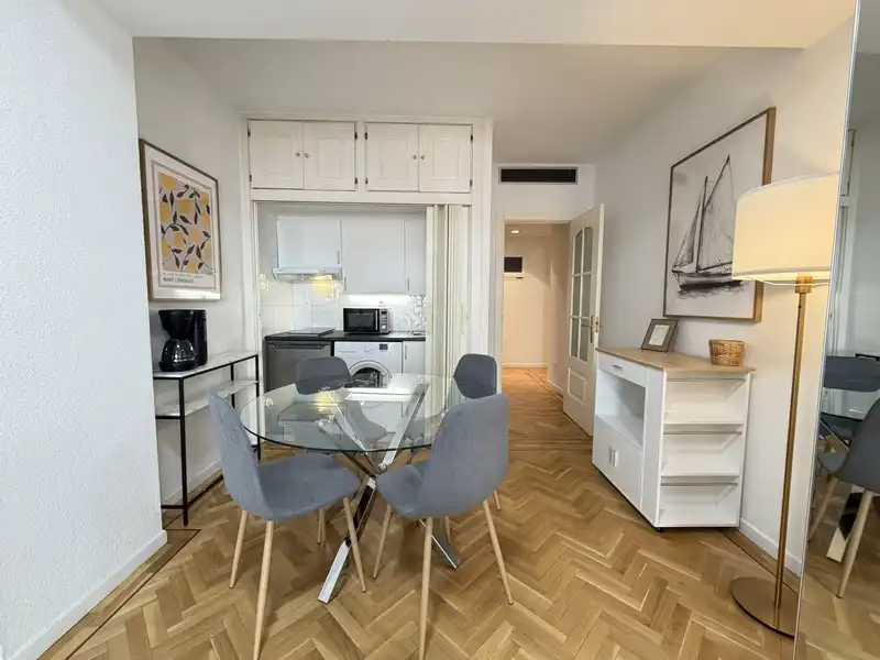 Dining room of Study for rent in Madrid  with Air Conditioner and Furnished