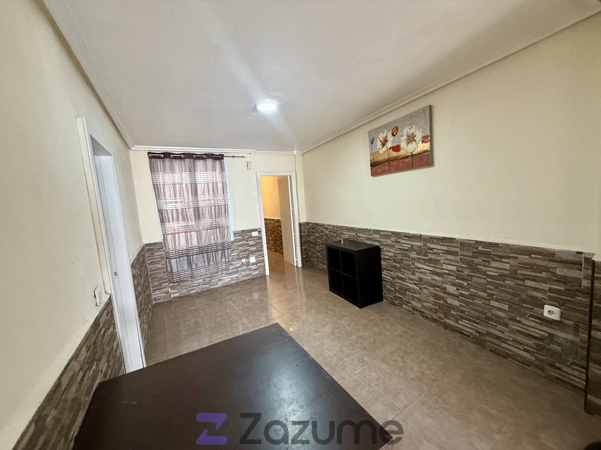 Piso de alquiler en  Murcia Capital con Terraza, Amueblado y Horno