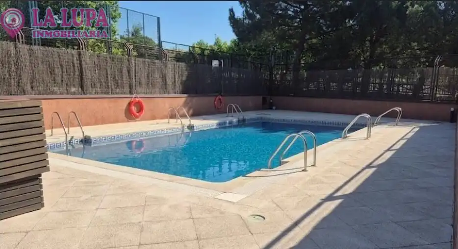 Schwimmbecken von Erdgeschoss zum Verkauf in Colmenar Viejo mit Heizung, Privatgarten und Abstellraum
