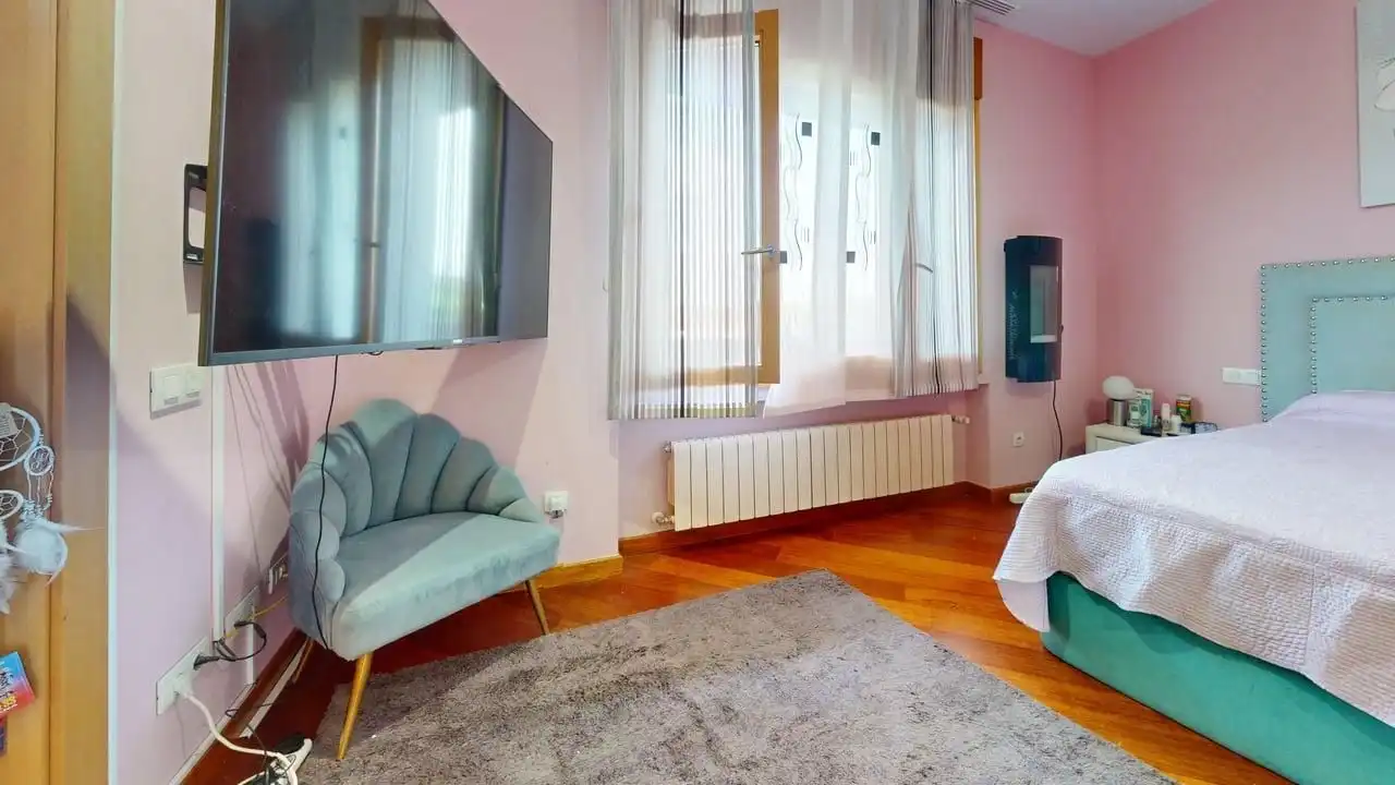 Bedroom of Houses for sale in Ciudalcampo  with Air Conditioner, Heating and Private garden