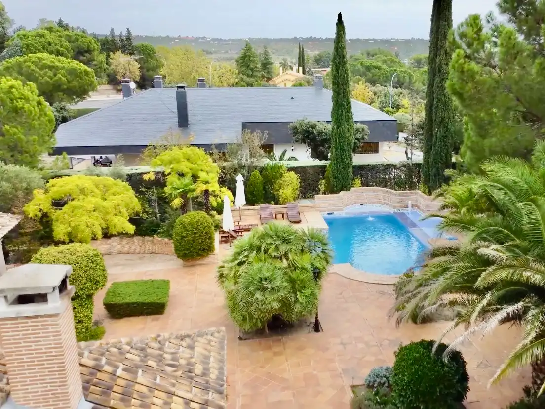 Piscina de Casa o chalet en venta en Las Rozas de Madrid con Aire acondicionado, Calefacción y Jardín privado