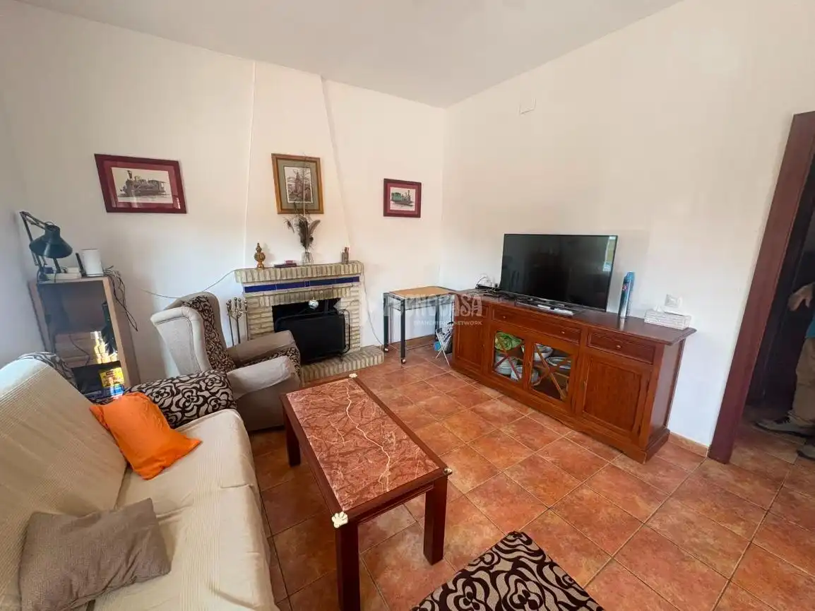 Sala de estar de Casa o chalet en venta en Espartinas con Aire acondicionado, Calefacción y Jardín privado