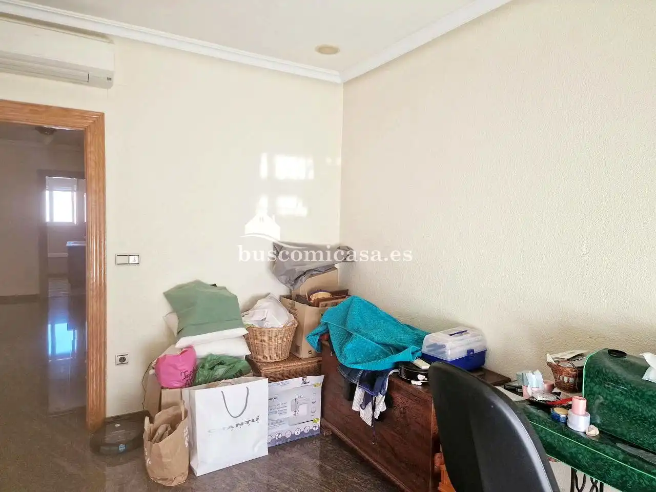 Dormitori de Casa adosada en venda en Torredelcampo amb Aire condicionat, Calefacció i Jardí privat