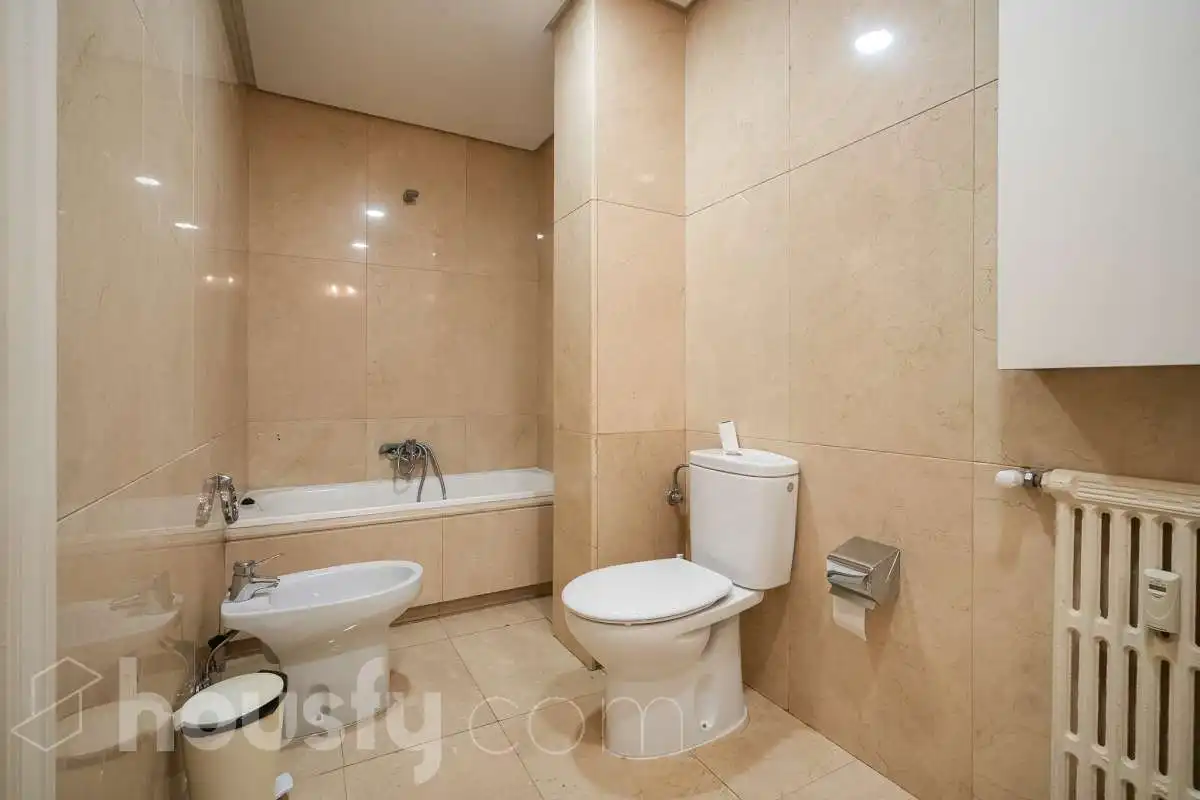 Baño de Piso en venta en Madrid con Aire acondicionado, Calefacción y Terraza