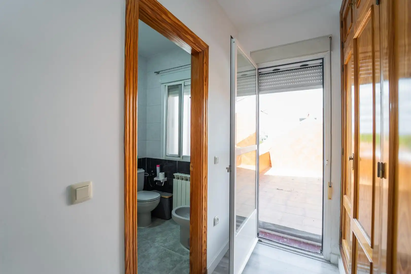Baño de Casa adosada en venta en Cedillo del Condado con Calefacción, Jardín privado y Terraza