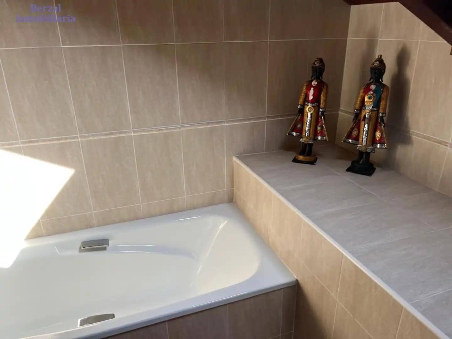 Bathroom of Duplexes for sale in Sojuela  with Heating, Private garden and Terrace