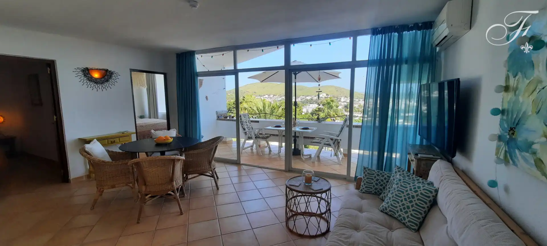 Vista exterior de Piso en venta en Santa Eulària des Riu con Aire acondicionado y Piscina comunitaria