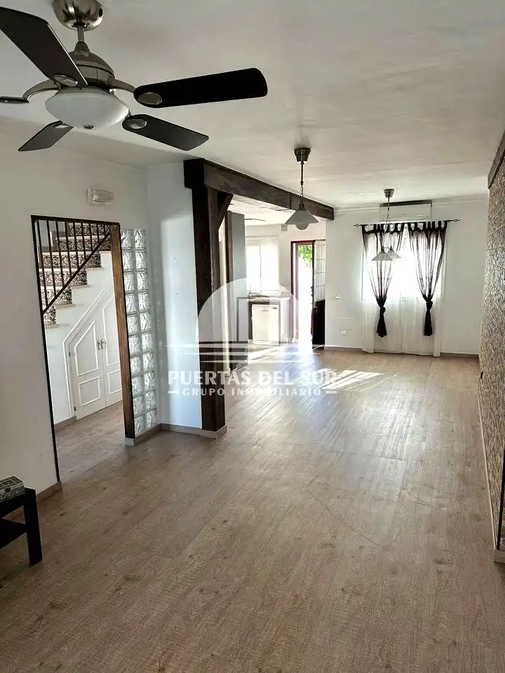 Houses for sale in Rota  with Air Conditioner, Terrace and Balcony