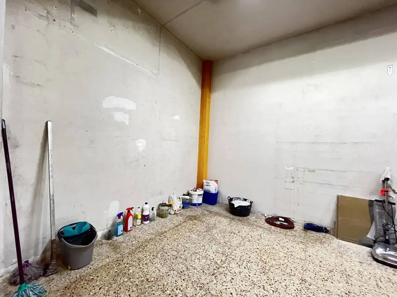 Geschaftsraum zur Miete in Calle Riera Blanca, 52, La Torrassa