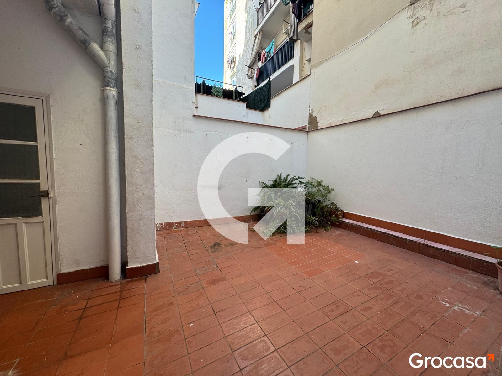 Terrace of Planta baja for sale in L'Hospitalet de Llobregat  with Terrace and Oven