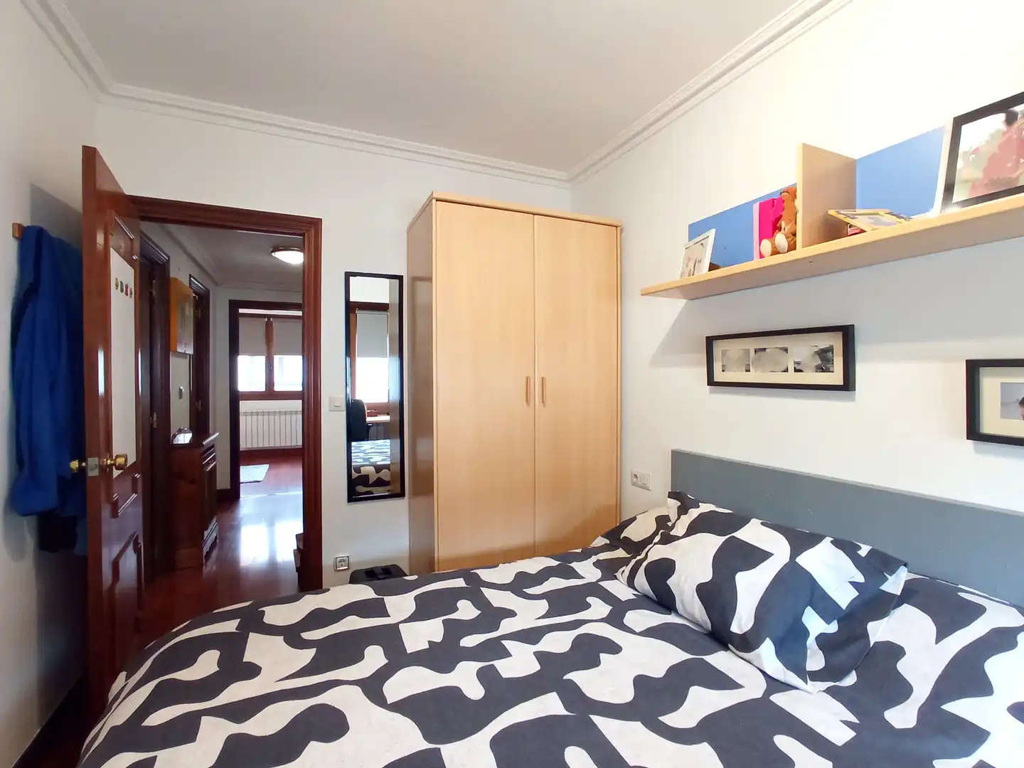 Habitación de Casa adosada en venta en Irun  con Terraza, Trastero y Amueblado