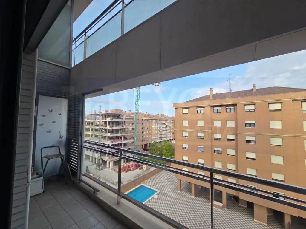 Terrace of Apartments for sale in  Logroño