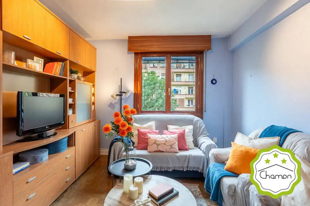 Sala de estar de Piso en venta en Bilbao  con Calefacción, Amueblado y Balcón