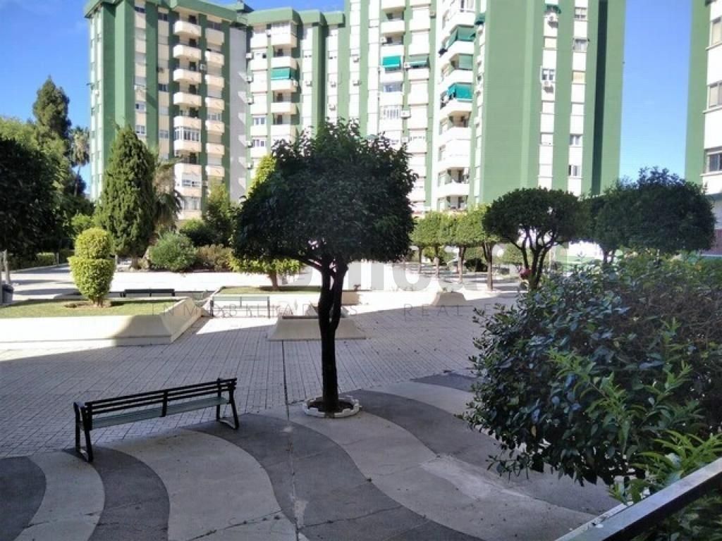Exterior view of Flat for sale in Málaga Capital  with Air Conditioner, Terrace and Furnished