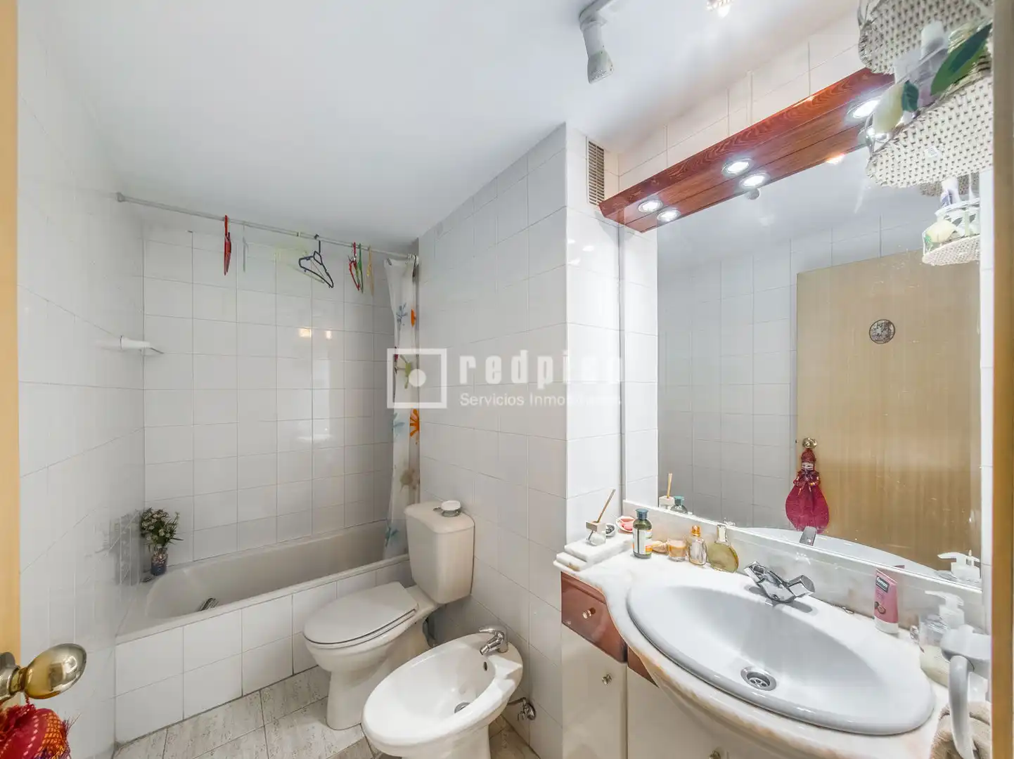 Bathroom of Flat for sale in Madrid  with Air Conditioner, Heating and Private garden