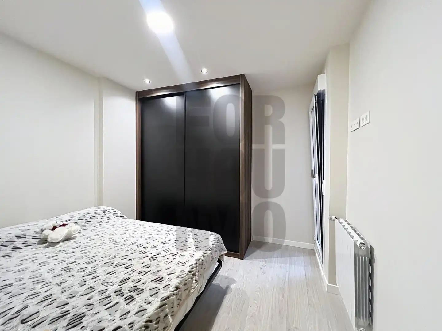 Bedroom of Apartments for sale in Irun   with Heating, Parquet flooring and Furnished