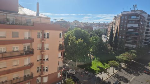 Amplio y luminoso piso de cuatro dormitorios, totalmente amueblad con dos baños, balcón y plaza de garaje, junto a el Corte Inglés, imatge 2
