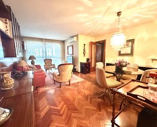 Living room of Flat for sale in  Madrid Capital  with Air Conditioner, Heating and Private garden