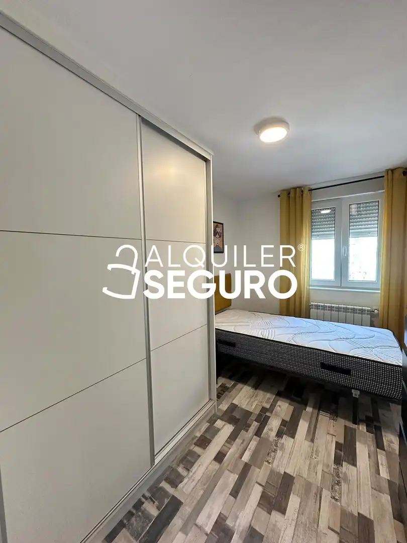 Bedroom of Flat for rent in Madrid  with Air Conditioner, Heating and Furnished