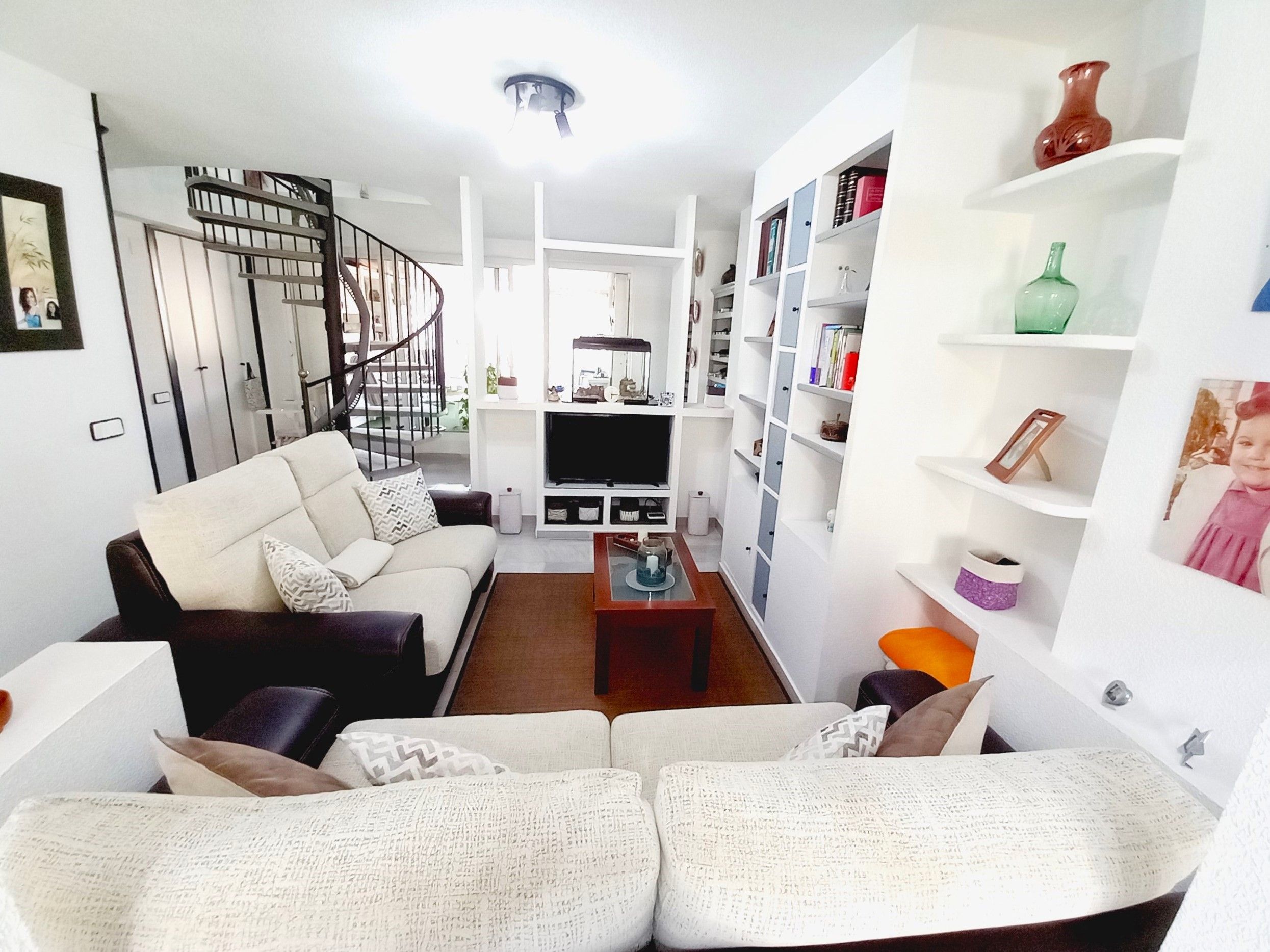 Sala d'estar de Àtic en venda en Benidorm amb Aire condicionat, Terrassa i Moblat