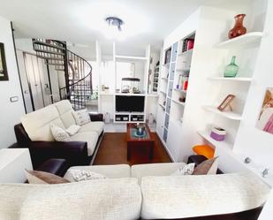Sala d'estar de Àtic en venda en Benidorm amb Aire condicionat, Terrassa i Moblat