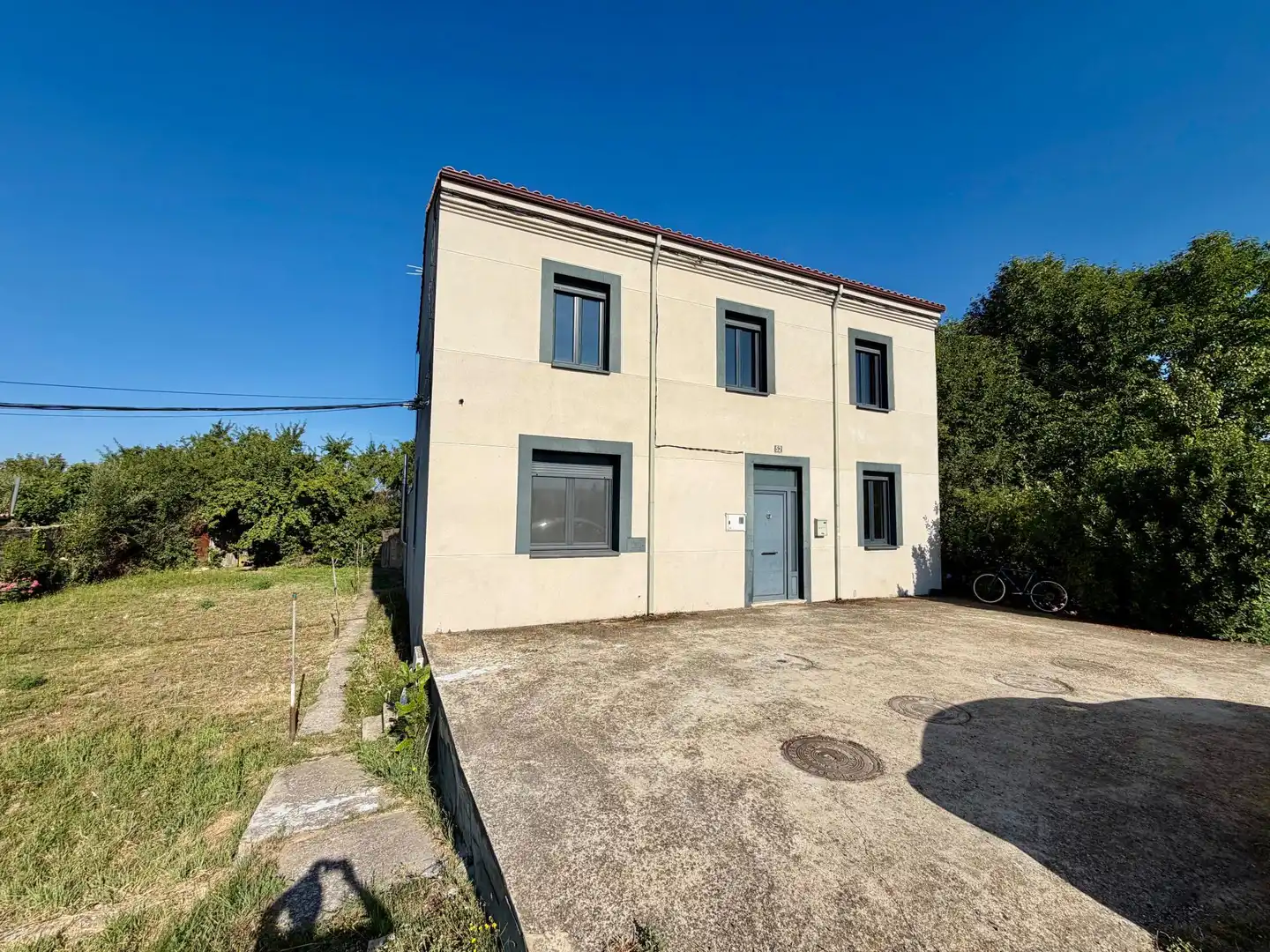 Vista exterior de Casa o xalet en venda en Villarejo de Órbigo amb Terrassa i Balcó