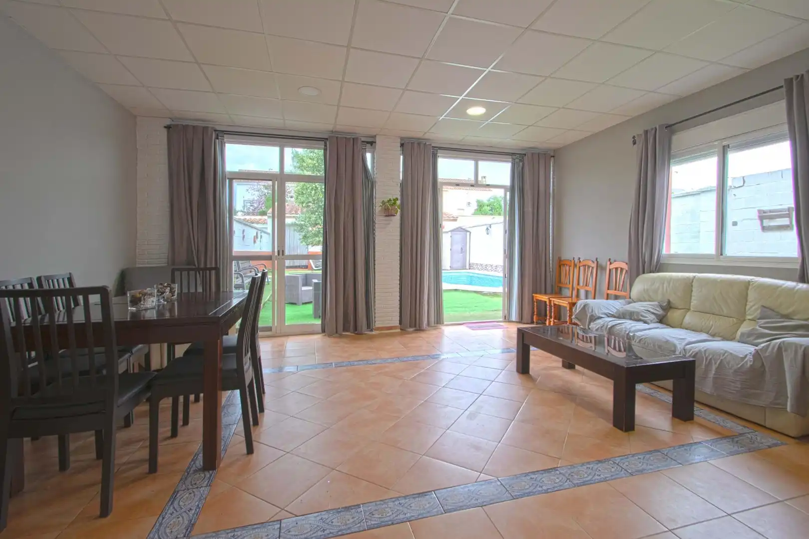 Living room of Detached homes for sale in Almensilla  with Private garden, Storage room and Swimming Pool