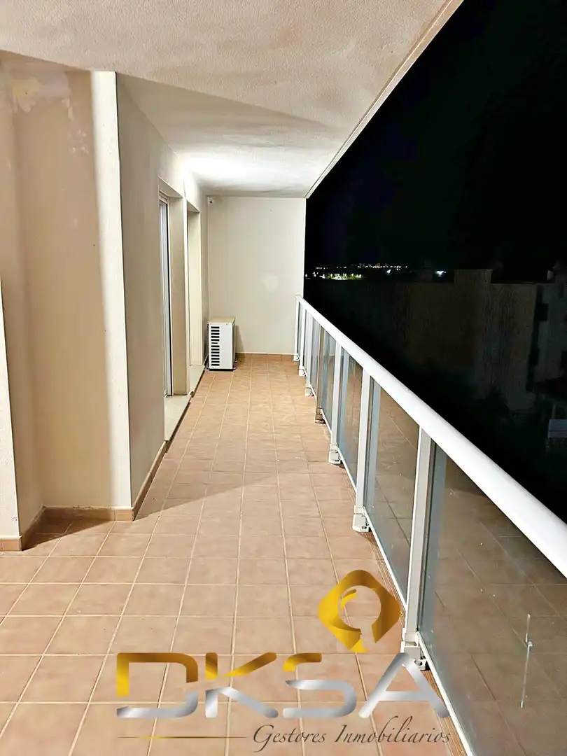 Dachboden zum Verkauf in Torreblanca mit Klimaanlage, Terrasse und Möbliert