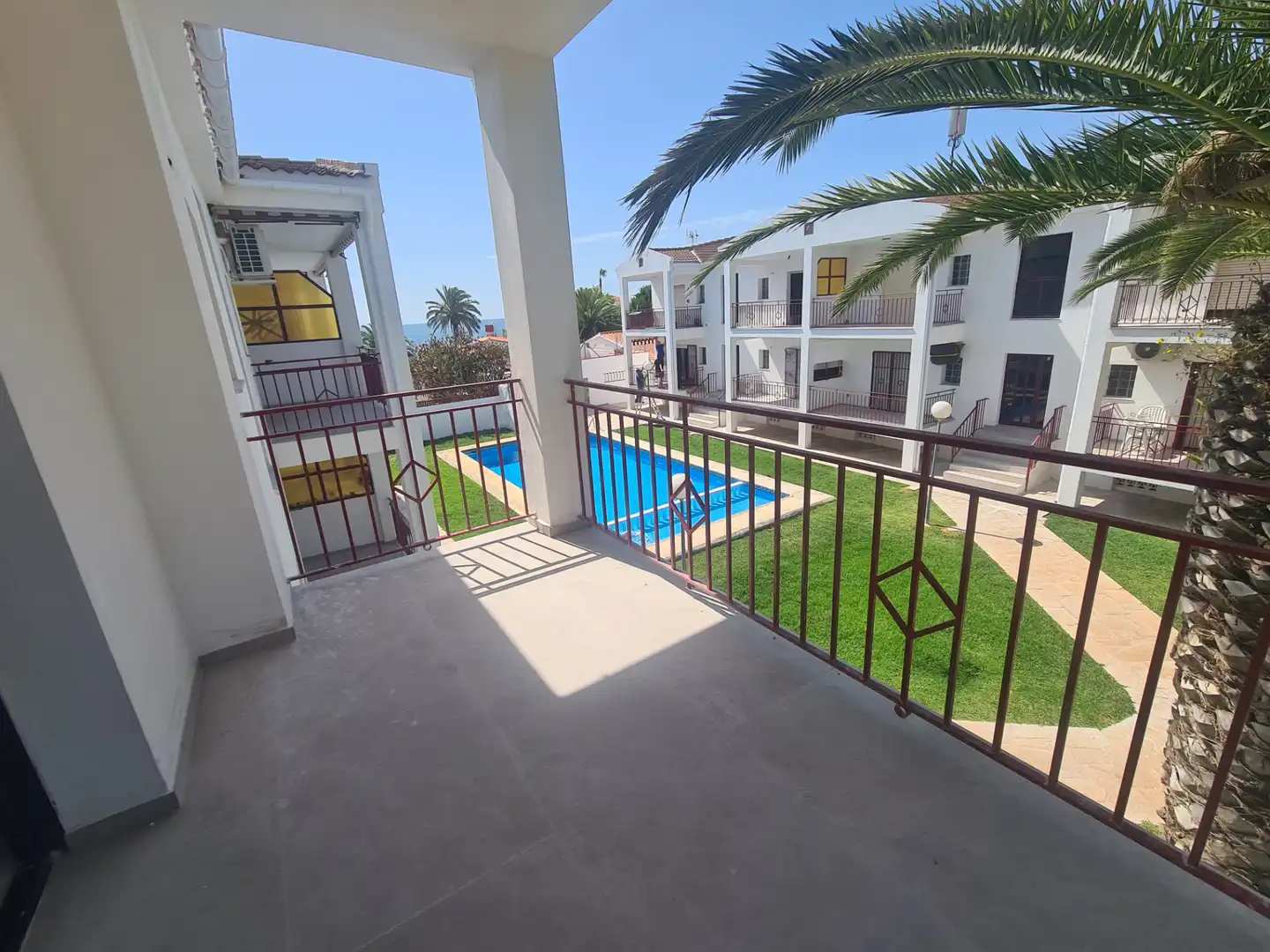 Piscina de Apartament en venda en Vinaròs amb Terrassa, Traster i Moblat