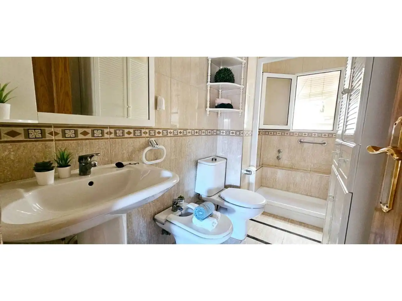 Bathroom of Flat for sale in Casco Urbano