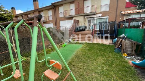 Chale adosado con jardín privado