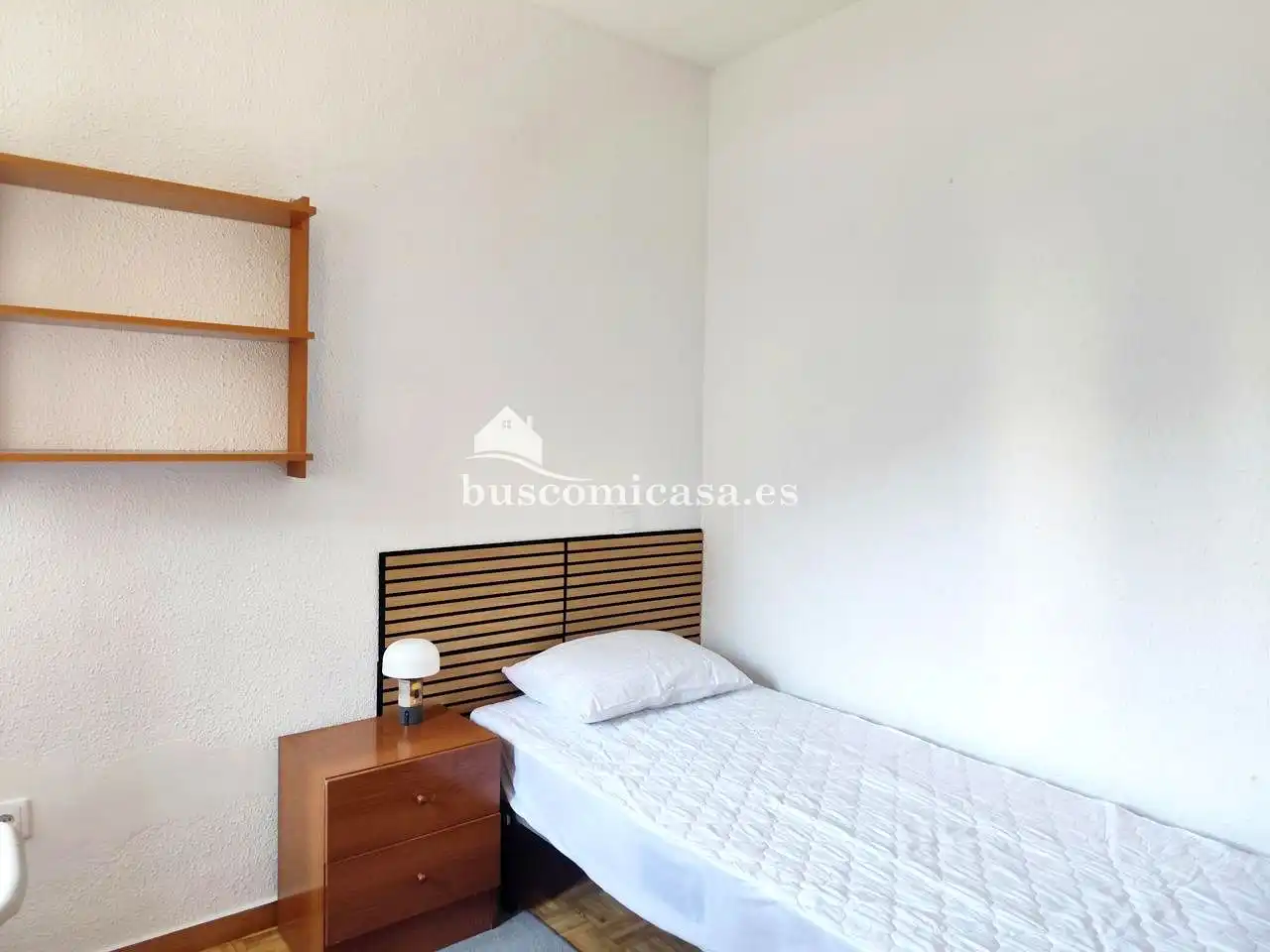 Room in Ruiz Jiménez, Avda de Madrid - Pº de la Estación