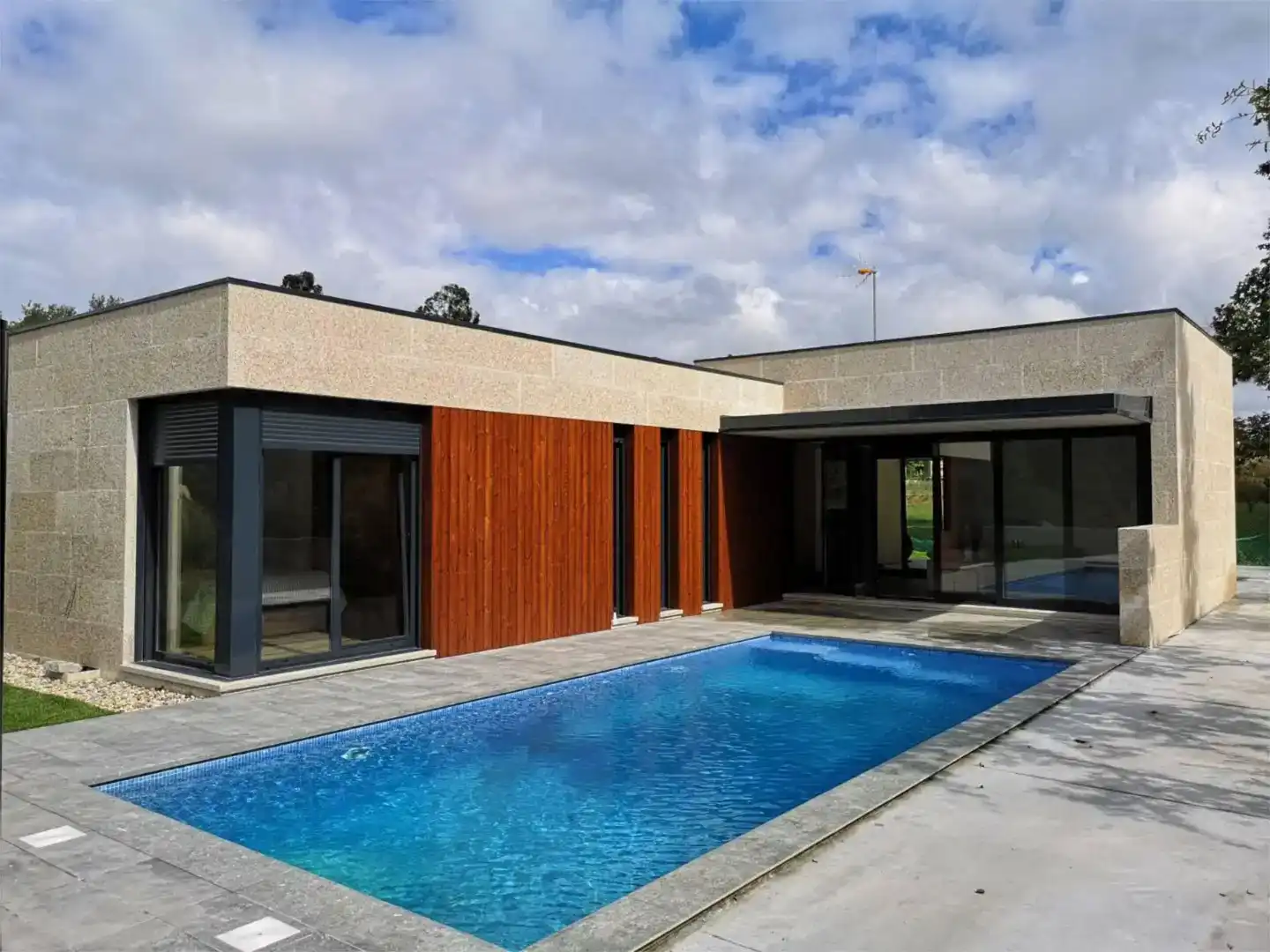 Piscina de Casa o xalet en venda en Tomiño amb Aire condicionat, Jardí privat i Traster