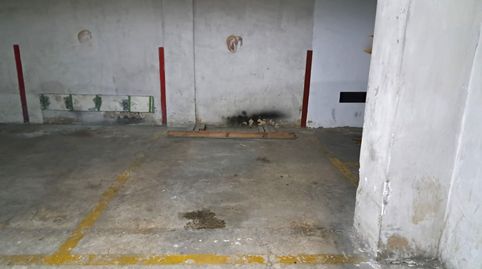 Se vende plaza de garaje para coche pequeño o motos grandes en pleno centro de Haro en el precio de 8.900 €.