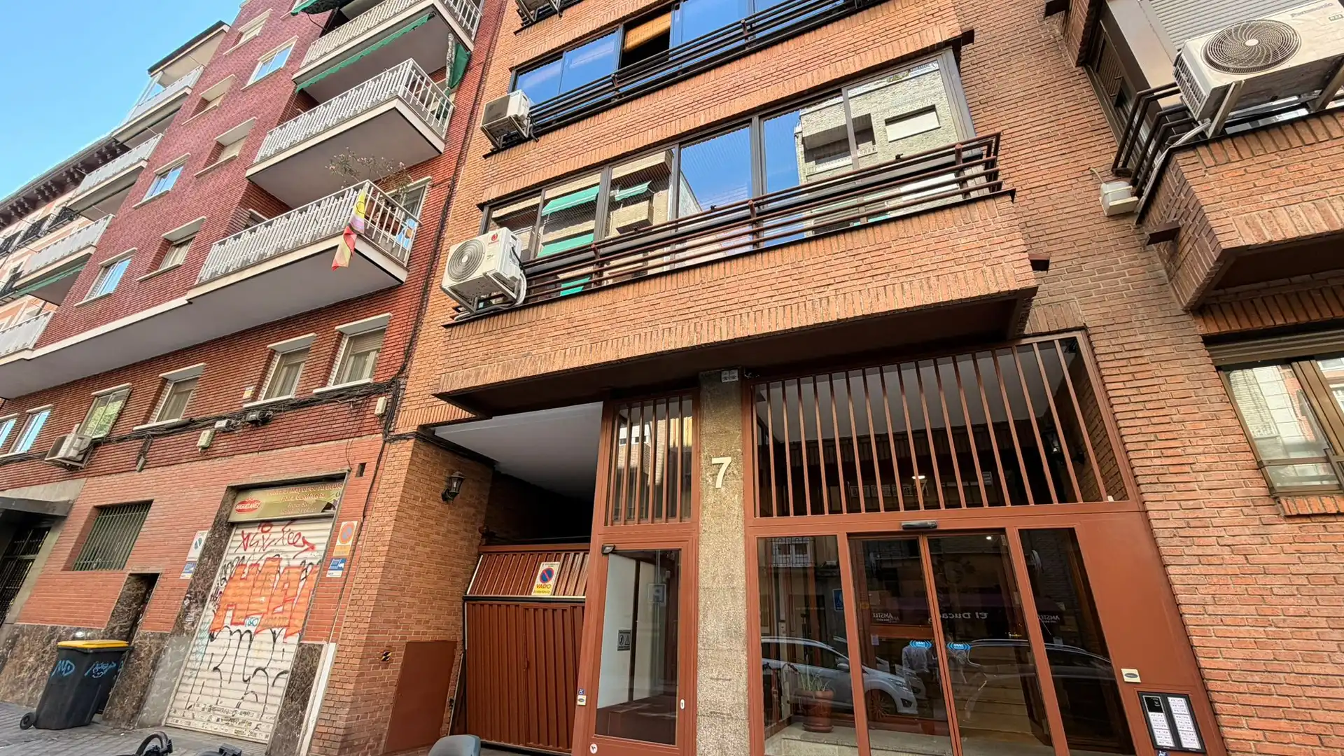 Exterior view of Garage for rent in Madrid