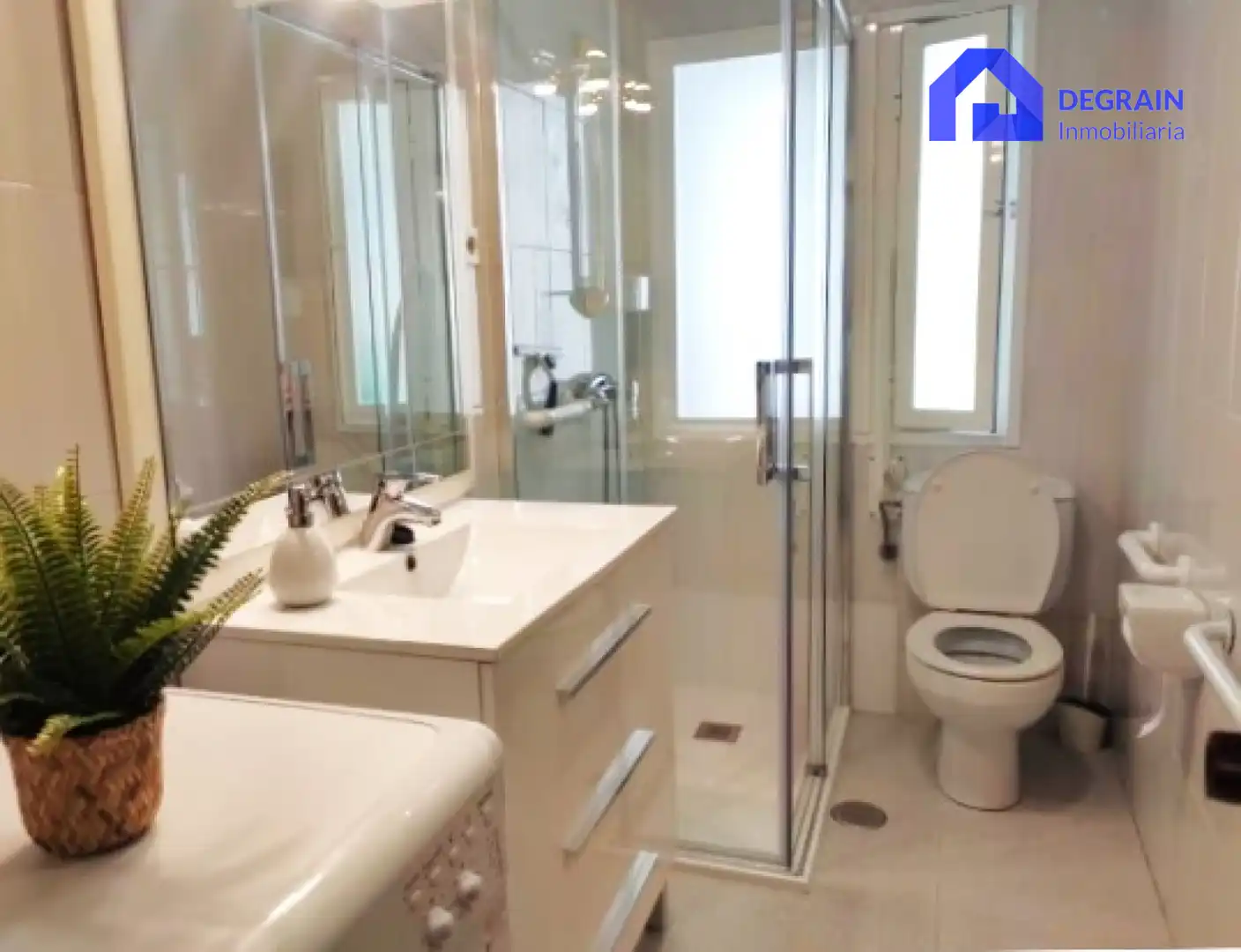 Flat for rent in Oviedo - BUENAVENTURA PAREDES, Milán - Pumarín