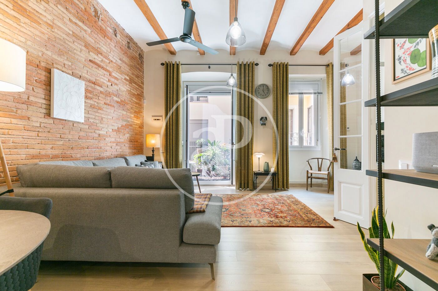 Exterior view of Flat for sale in  Barcelona Capital  with Air Conditioner, Heating and Furnished