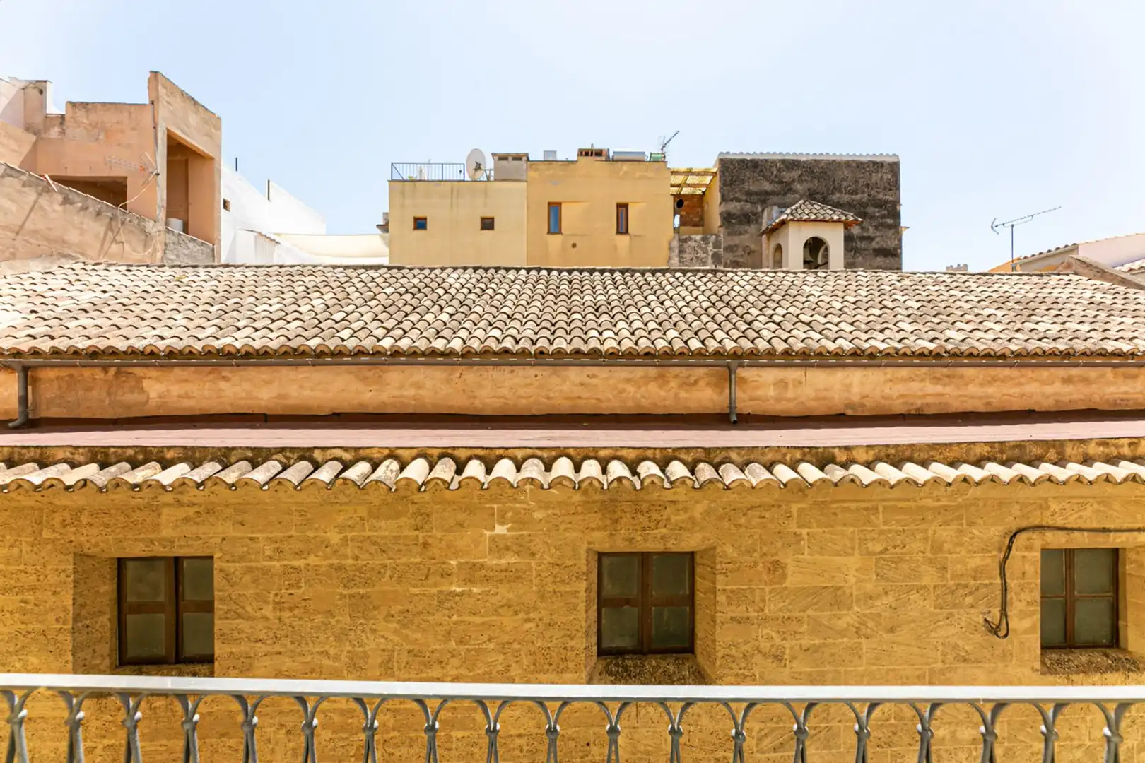 Außenansicht von Wohnungen zur Miete in  Palma de Mallorca mit Terrasse und Balkon