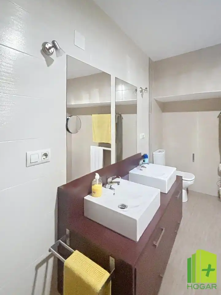 Baño de Casa adosada en venta en Jaén con Aire acondicionado, Terraza y Balcón