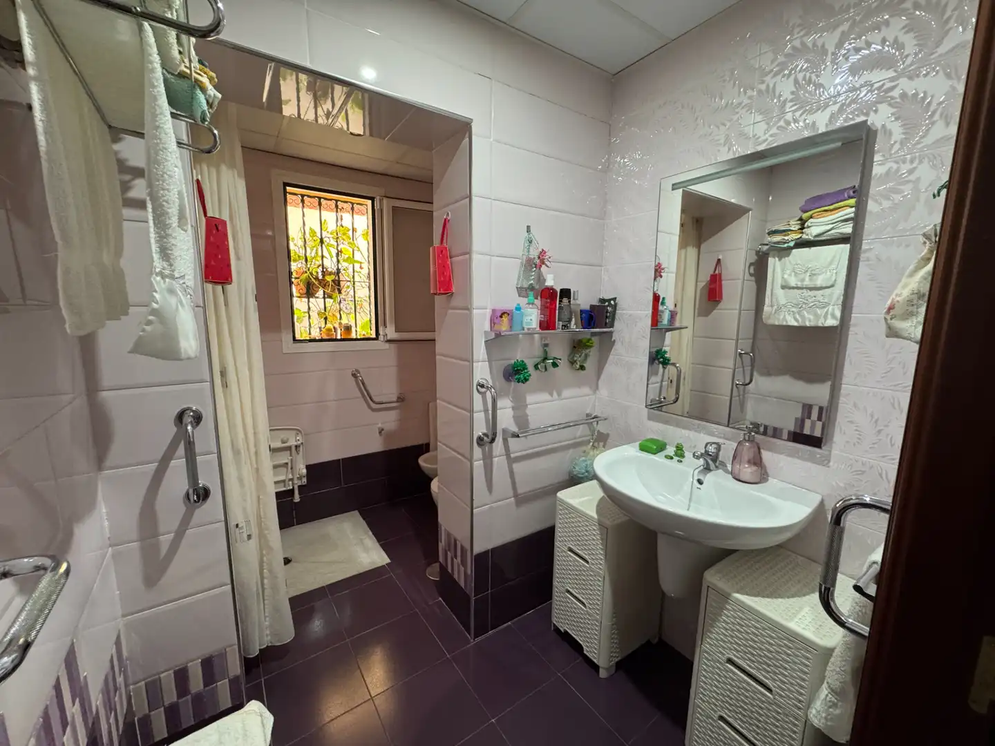 Bathroom of Houses for sale in Sevilla  with Air Conditioner, Private garden and Terrace