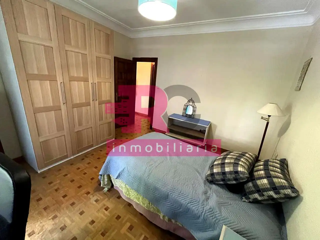 Flat for rent in Salesas