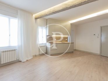 Appartamento con ascensore in vendita a C. del Gral. Oráa