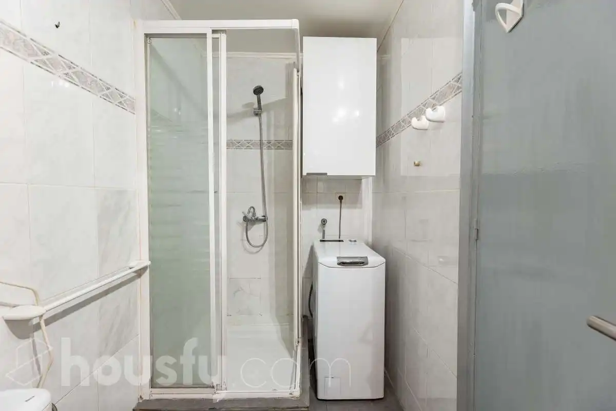 Bany de Pis en venda en Sitges amb Jardí privat, Parquet i Traster