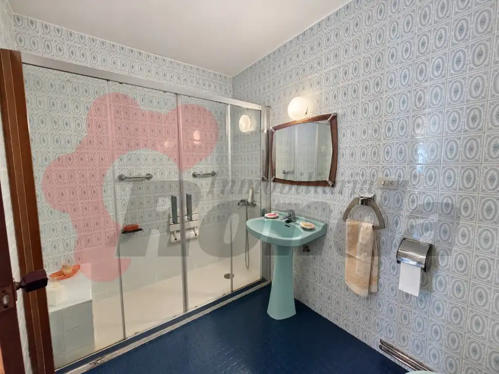 Baño de Piso en venta en San Roque - As Fontiñas