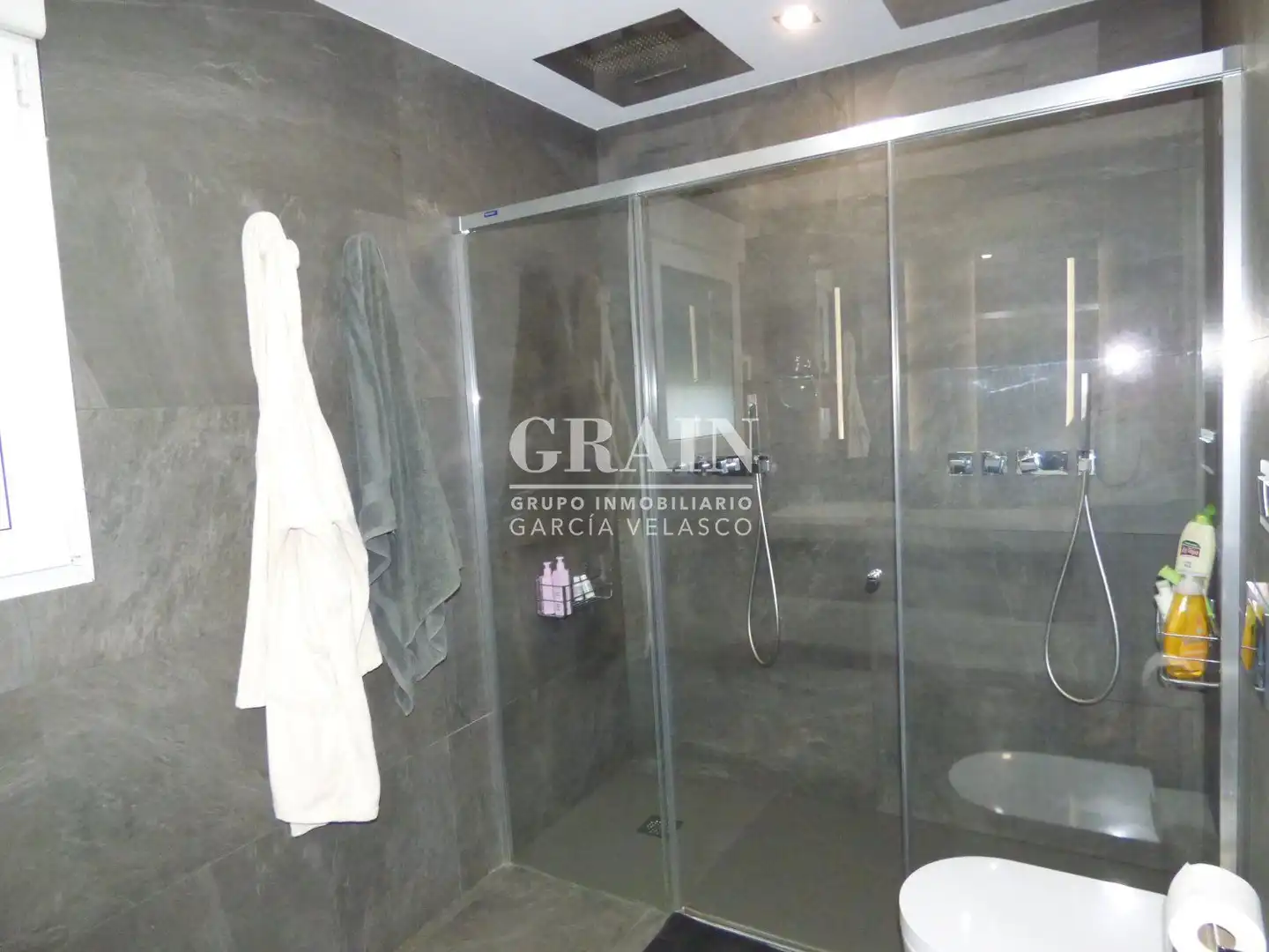 Bathroom of Houses for sale in Albacete  with Heating, Terrace and Storage room