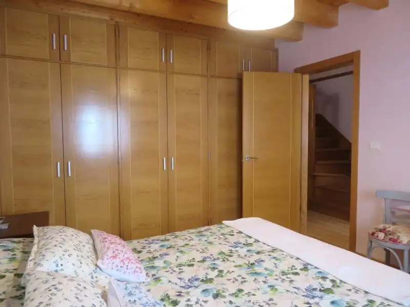 Dormitori de Casa o xalet en venda en San Andrés del Rabanedo amb Calefacció i Jardí privat